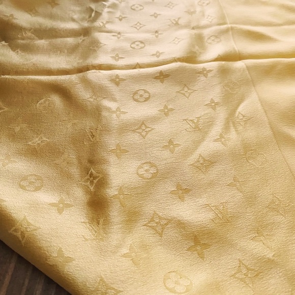 Authentic Louis Vuitton Monaco silk square scarf - Picture 3 of 11
